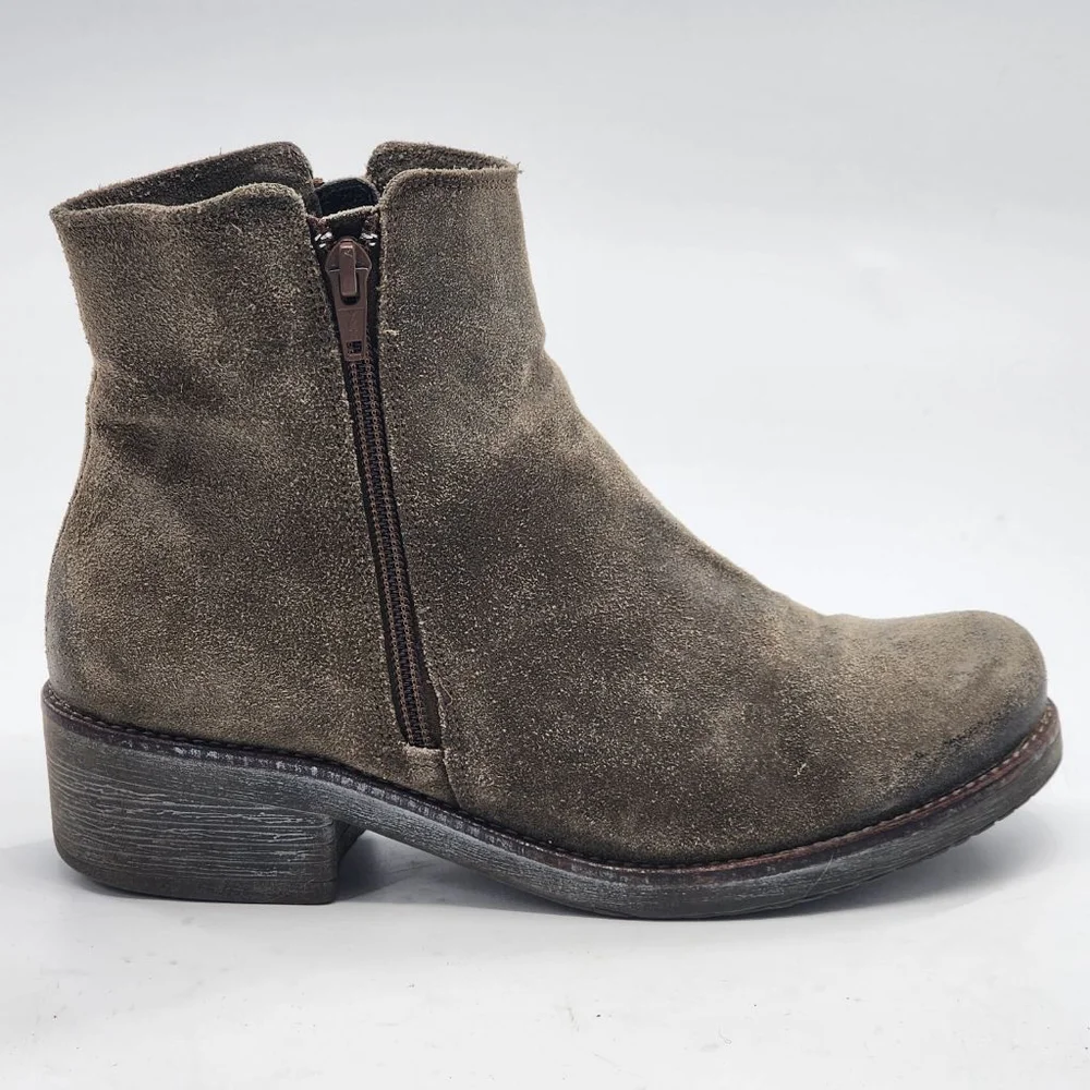 NAOT Wander Ankle Bootie in Brushed Oiled Olive Suede Size 39 8
